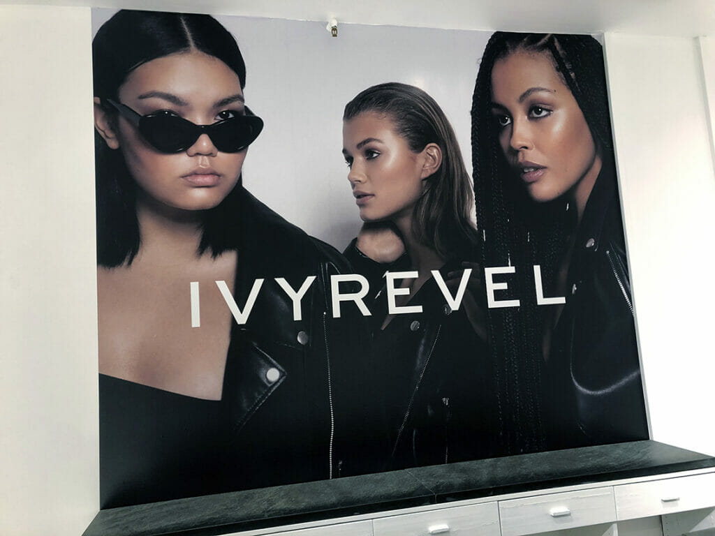 IVYREVEL. Reklam på vägg i deras nya butik.